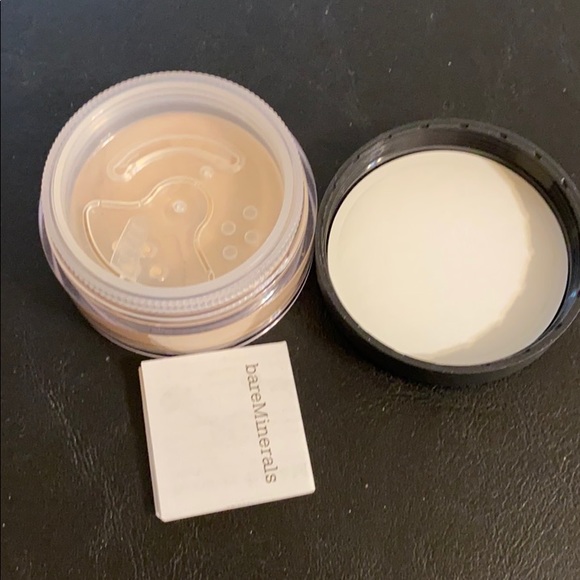 NEW/ sealed FAIR MATTE foundation SPF 15 - Picture 4 of 5